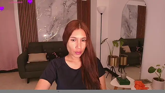 LucyBecker online show from June 9, 2026, 5:47 pm