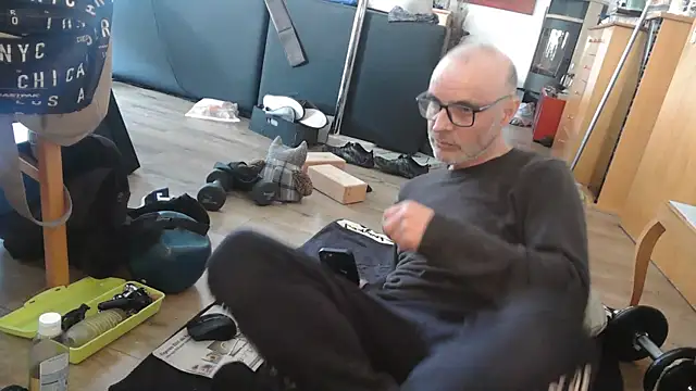 Snapshot of Thomate24 chatting on March 20, 2026, 1:23 pm Thomate24 online show from March 20, 2026, 1:23 pm