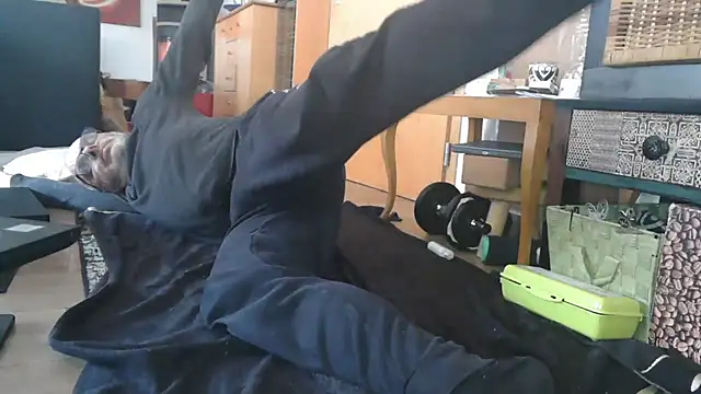 Snapshot of Thomate24 chatting on March 16, 2026, 1:37 pm Thomate24 online show from March 16, 2026, 1:37 pm