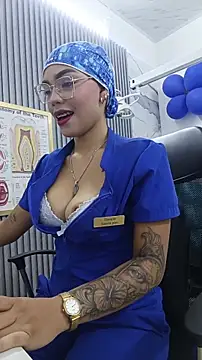 daniela-sexy online show from June 15, 2026, 1:44 pm