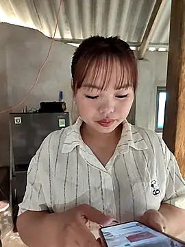 Mina xYx online show from April 6, 2026, 11:50 pm