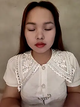 Snapshot of Mina_xYx chatting on May 8, 2026, 2:15 am Mina xYx online show from May 8, 2026, 2:15 am