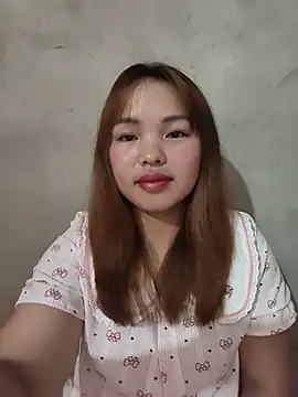 Snapshot of Mina_xYx chatting on June 7, 2026, 1:33 am Mina xYx online show from June 7, 2026, 1:33 am