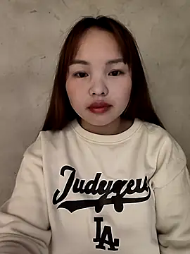 Snapshot of Mina_xYx chatting on May 8, 2026, 2:21 pm Mina xYx online show from May 8, 2026, 2:21 pm