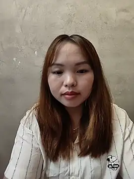 Snapshot of Mina_xYx chatting on June 9, 2026, 4:35 am Mina xYx online show from June 9, 2026, 4:35 am