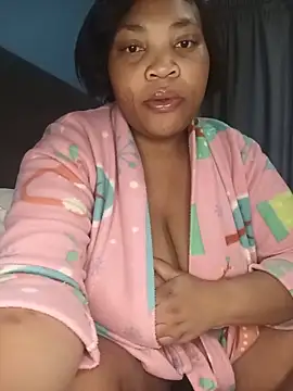 BeverlyQueen15 online show from June 18, 2026, 5:39 am