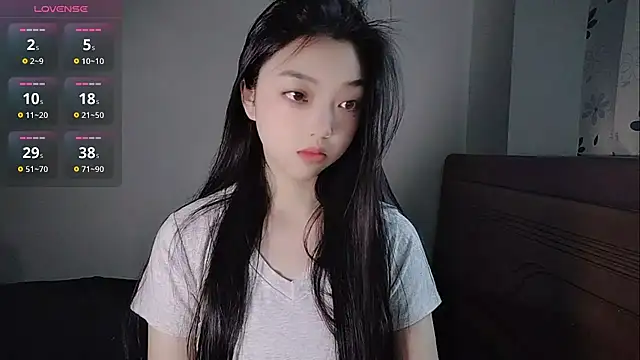 oblakitty  online show from April 28, 2026, 12:42 am
