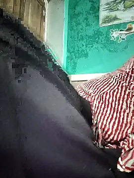 model seela online show from April 7, 2026, 4:42 pm