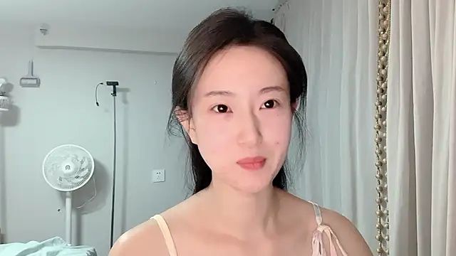 Snapshot of 1X-yiyi chatting on June 22, 2026, 2:14 pm 1X-yiyi online show from June 22, 2026, 2:14 pm