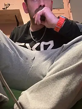 chris90baby online show from April 27, 2026, 9:51 am