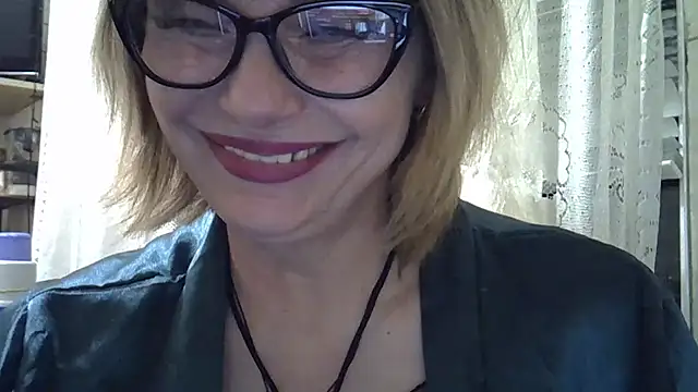 Lia Rayss online show from April 24, 2026, 8:22 pm