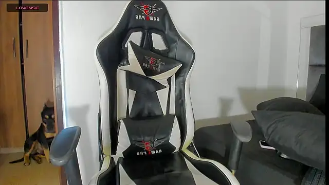 Thaliana Jaramillo online show from April 13, 2026, 2:43 pm