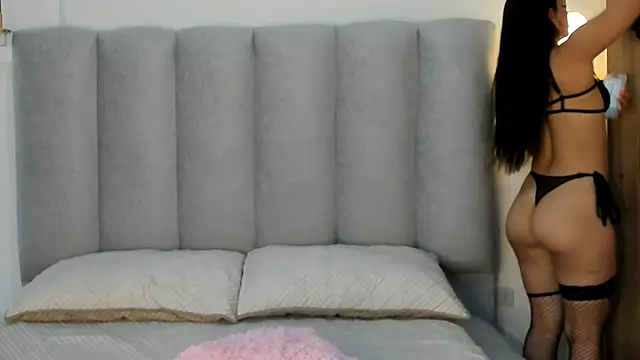 Valentina lux1 online show from May 9, 2026, 9:29 pm