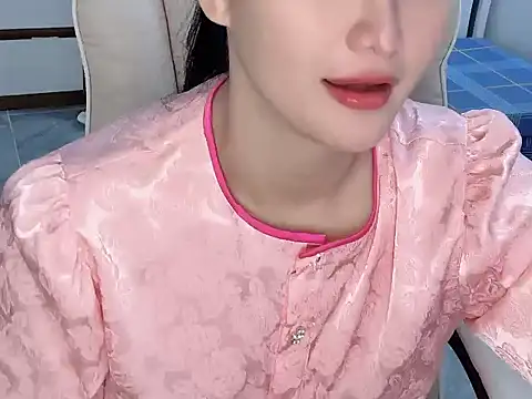AmyLinee 1 online show from June 19, 2026, 4:18 am