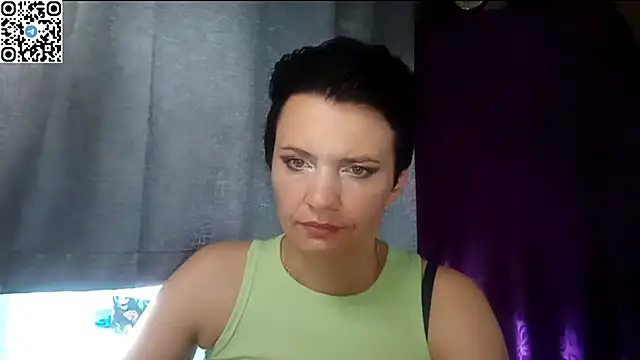 HotMamaQueen234 online show from June 12, 2026, 12:36 pm