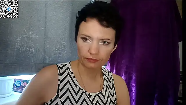 HotMamaQueen234 online show from June 18, 2026, 11:59 am