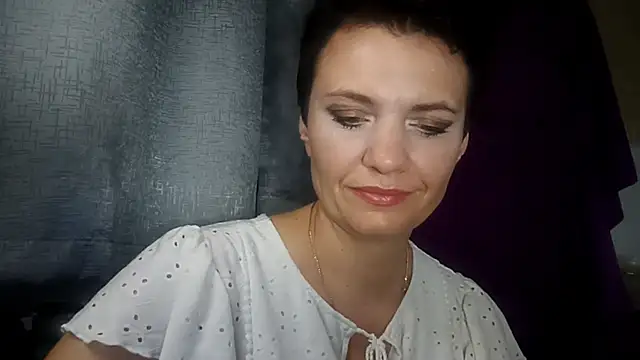 HotMamaQueen234 online show from July 24, 2026, 7:43 pm