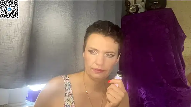HotMamaQueen234 online show from May 29, 2026, 12:22 pm
