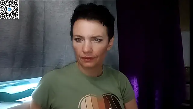 HotMamaQueen234 online show from July 10, 2026, 11:43 am