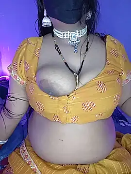 Snapshot of Miss_roohi chatting on June 15, 2026, 5:07 am Miss roohi online show from June 15, 2026, 5:07 am