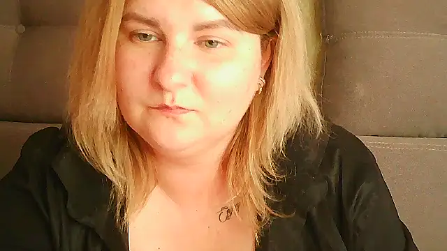 Snapshot of Minisstra chatting on July 6, 2026, 3:25 pm Minisstra online show from July 6, 2026, 3:25 pm