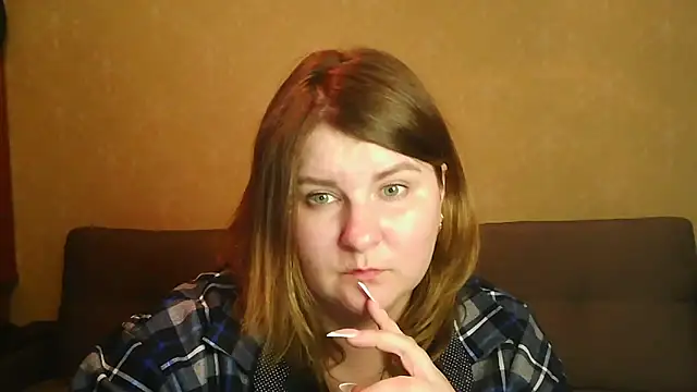 Snapshot of Minisstra chatting on April 7, 2026, 5:37 pm Minisstra online show from April 7, 2026, 5:37 pm
