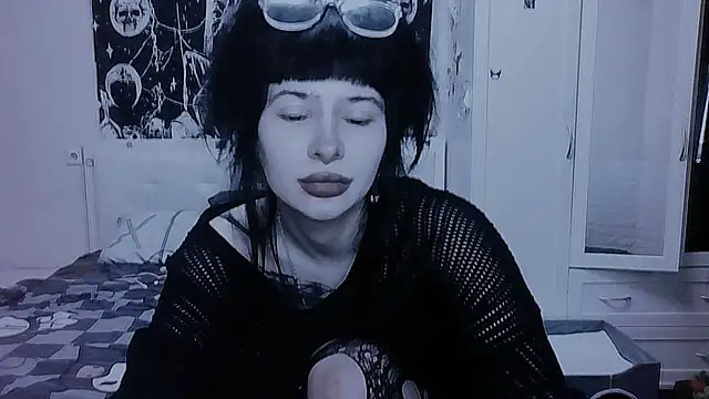 AllisonDeetz online show from May 12, 2026, 4:24 pm
