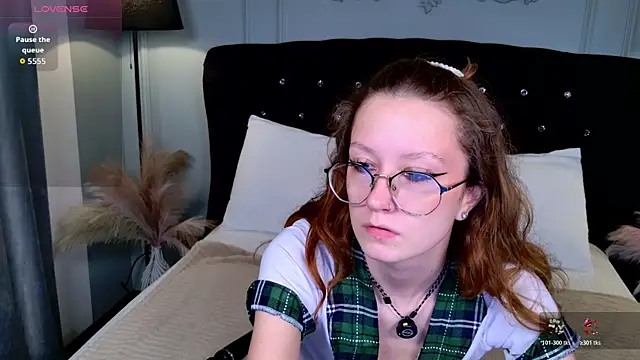 AmelieViolet online show from July 12, 2026, 11:11 am