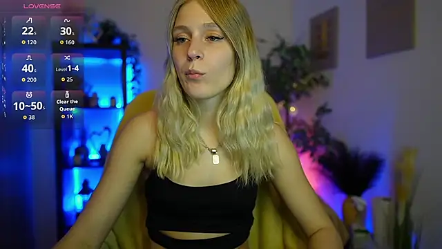Snapshot of Luna_Grace18 chatting on April 5, 2026, 1:29 pm Luna Grace18 online show from April 5, 2026, 1:29 pm