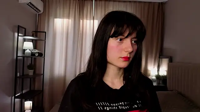 NadaPereyra online show from March 19, 2026, 5:07 am