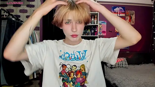 Snapshot of sweet_peach___ chatting on July 1, 2026, 8:31 pm sweet peach online show from July 1, 2026, 8:31 pm