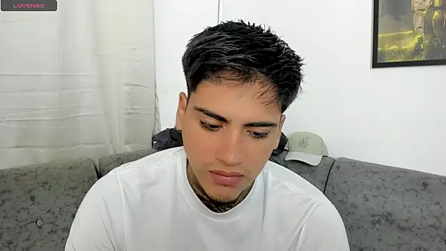 sweetlatinoboy online show from August 3, 2026, 9:48 am