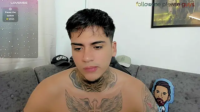 sweetlatinoboy online show from July 4, 2026, 10:14 pm