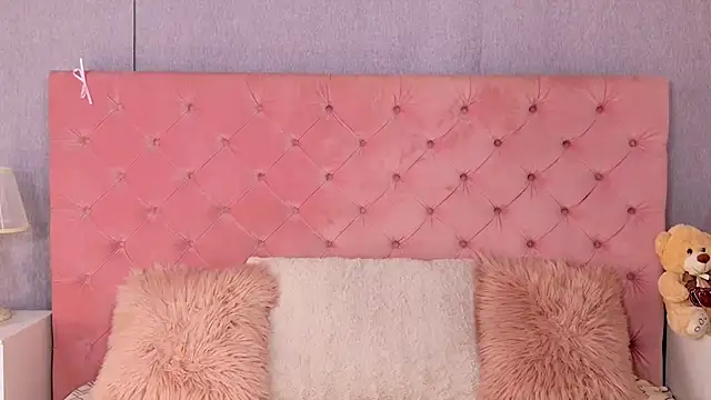 MilaLick online show from April 10, 2026, 6:20 am