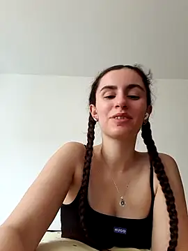 Snapshot of starlight_mo chatting on April 30, 2026, 2:24 pm starlight mo online show from April 30, 2026, 2:24 pm