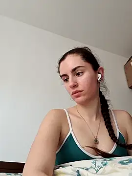 Snapshot of starlight_mo chatting on April 8, 2026, 3:46 pm starlight mo online show from April 8, 2026, 3:46 pm