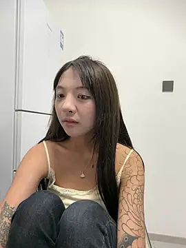 Snapshot of Alano0001 chatting on April 5, 2026, 3:30 pm Alano0001 online show from April 5, 2026, 3:30 pm