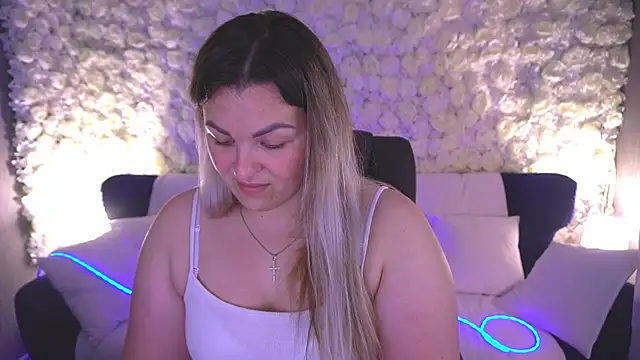 AlissyaGrayy online show from May 11, 2026, 4:04 pm