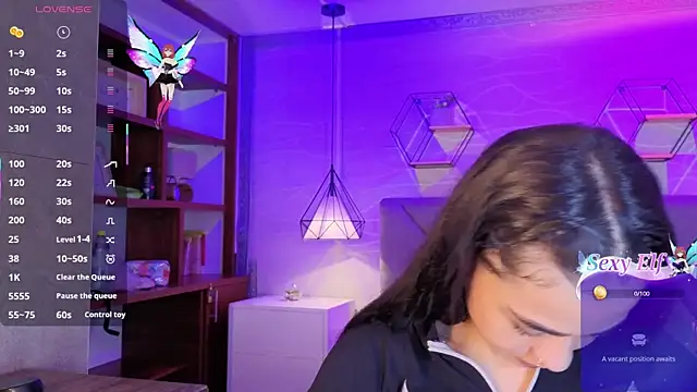 tifanywollf online show from April 1, 2026, 3:19 am