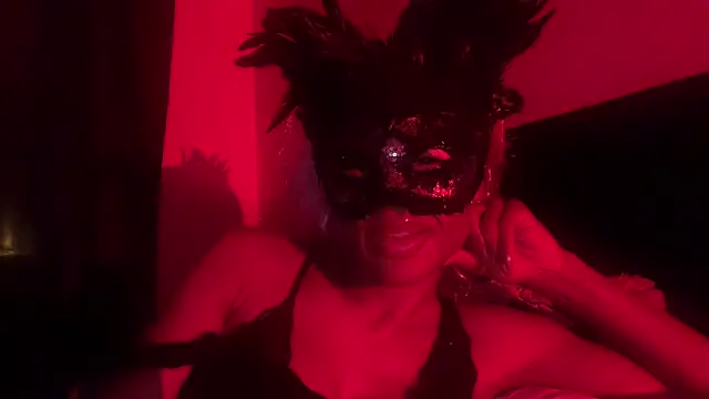 Snapshot of honeycoatedluv chatting on March 23, 2026, 5:07 am honeycoatedluv online show from March 23, 2026, 5:07 am