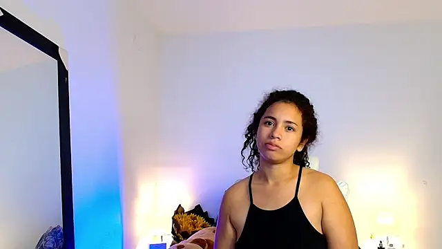 Snapshot of Luciianita_lov199 chatting on May 17, 2026, 2:00 am Luciianita lov199 online show from May 17, 2026, 2:00 am