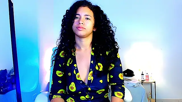 Snapshot of Luciianita_lov199 chatting on May 21, 2026, 9:06 am Luciianita lov199 online show from May 21, 2026, 9:06 am