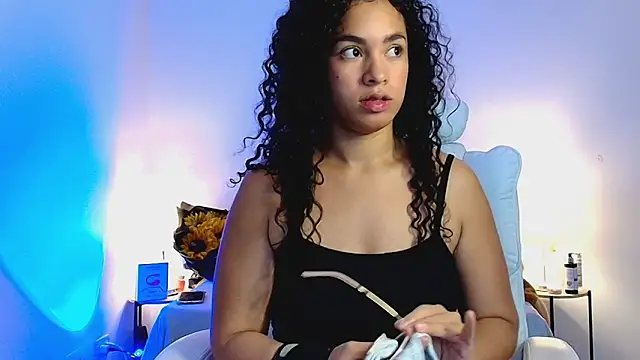 Snapshot of Luciianita_lov199 chatting on June 7, 2026, 11:21 pm Luciianita lov199 online show from June 7, 2026, 11:21 pm