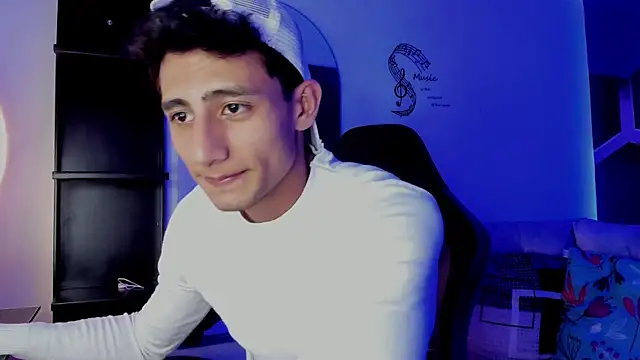 MaxiimoRomano  online show from August 8, 2026, 7:21 pm
