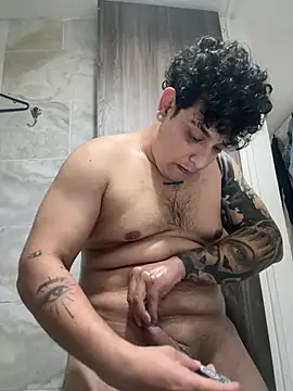 Niccolo Noir online show from April 19, 2026, 1:39 am