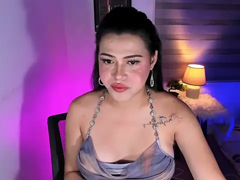 RoxieBaeyens online show from May 5, 2026, 2:42 pm