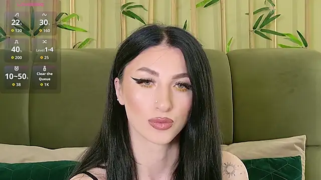 EllieJules online show from April 28, 2026, 4:17 am