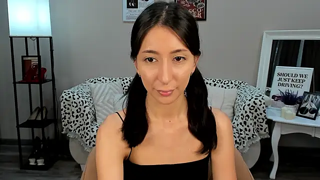 DanaRoges online show from May 22, 2026, 6:11 am