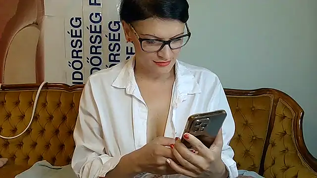 Snapshot of Evamilfhungary chatting on July 10, 2026, 7:30 am Evamilfhungary online show from July 10, 2026, 7:30 am