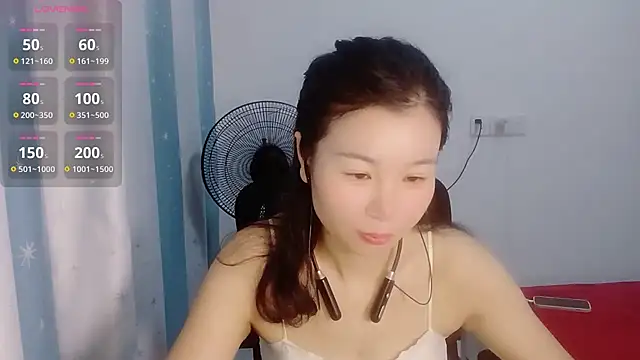 Snapshot of Lianzi-2026 chatting on May 31, 2026, 12:00 pm Lianzi-2026 online show from May 31, 2026, 12:00 pm